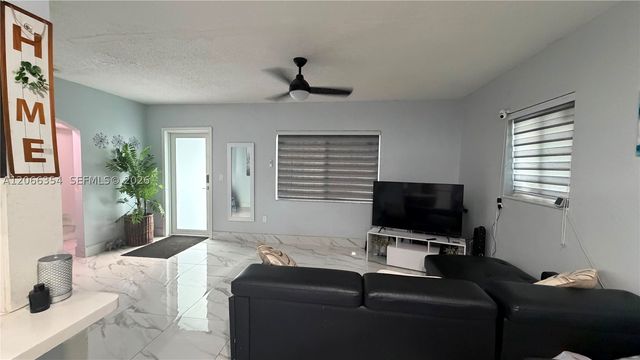 529 SW 79th Ave, Miami, FL 33144