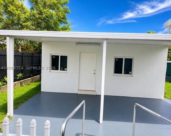 529 SW 79th Ave, Miami, FL 33144