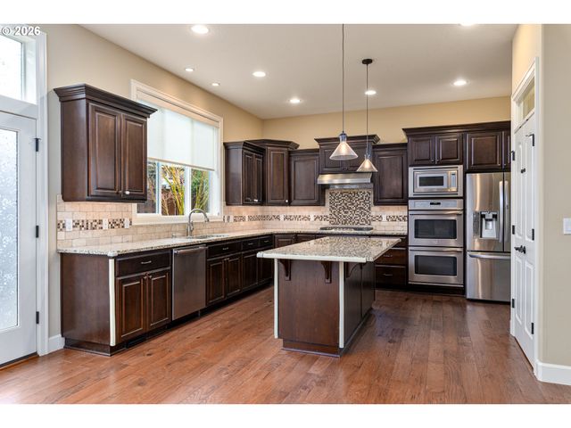 15432 Nw DOMINION Dr, Portland, OR 97229