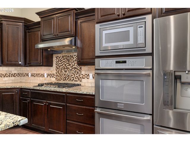 15432 Nw DOMINION Dr, Portland, OR 97229