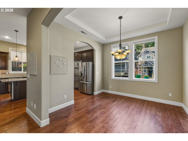 15432 Nw DOMINION Dr, Portland, OR 97229