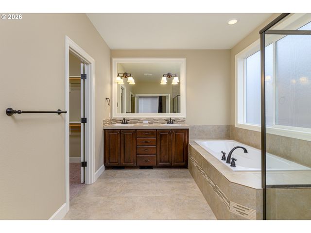 15432 Nw DOMINION Dr, Portland, OR 97229