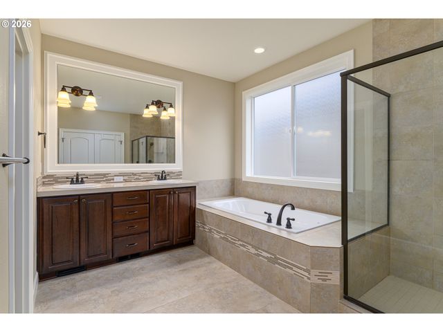 15432 Nw DOMINION Dr, Portland, OR 97229