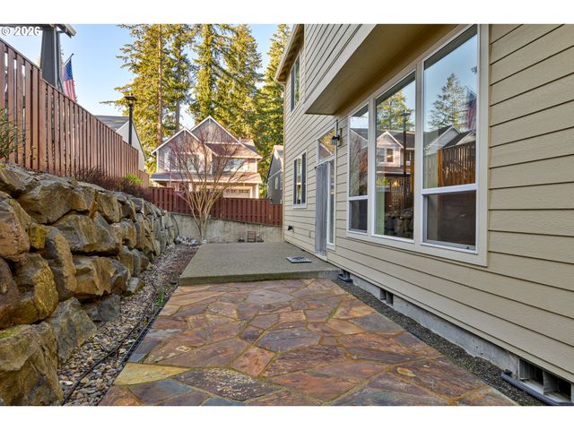 15432 Nw DOMINION Dr, Portland, OR 97229