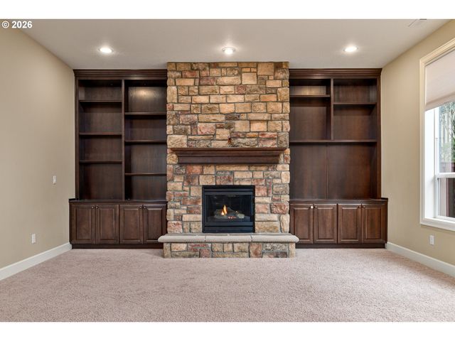 15432 Nw DOMINION Dr, Portland, OR 97229