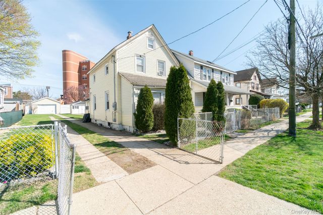 6 Linden Avenue, Hempstead, NY 11550