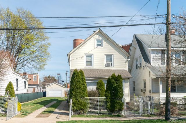 6 Linden Avenue, Hempstead, NY 11550