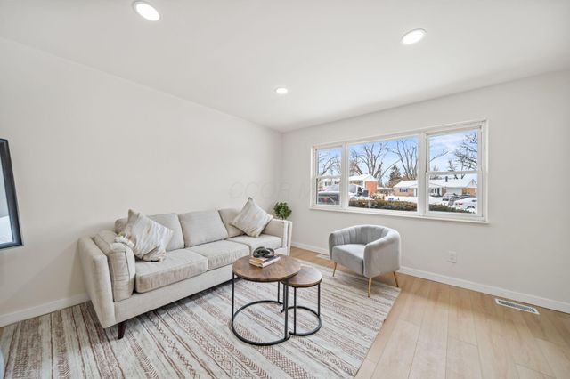 2942 Arrowhead Court, Columbus, OH 43232