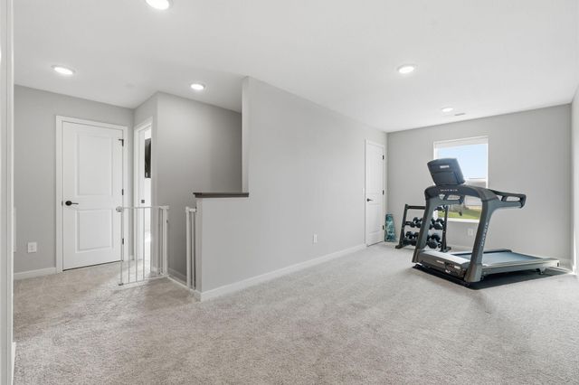 4844 Airlake Drive, Woodbury, MN 55129