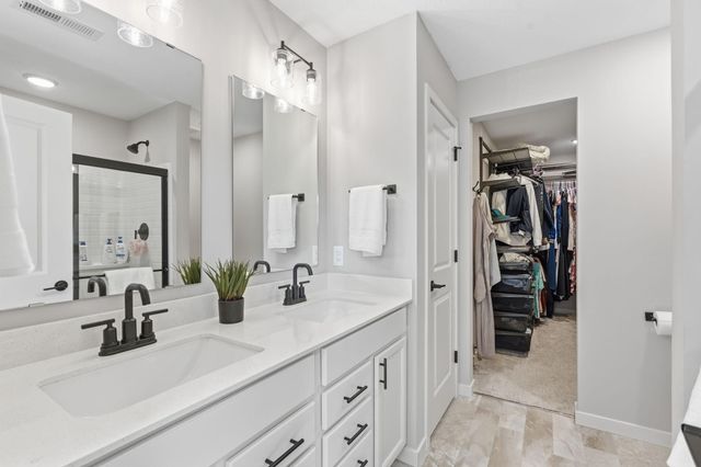 4844 Airlake Drive, Woodbury, MN 55129