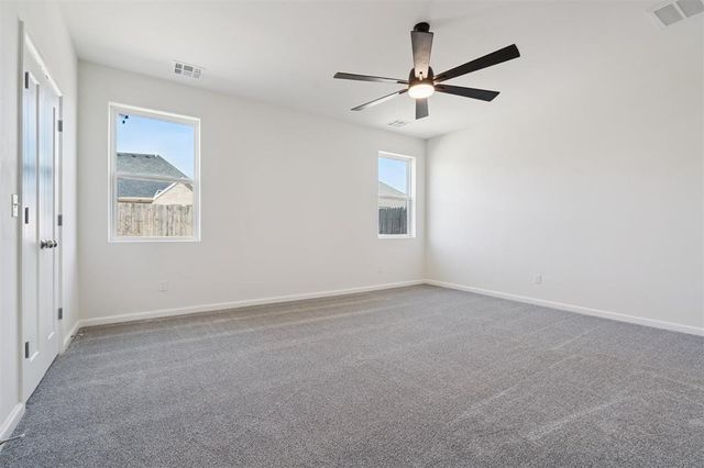 13500 Carlisle Crossing Drive, Yukon, OK 73099