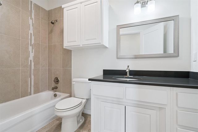 13500 Carlisle Crossing Drive, Yukon, OK 73099