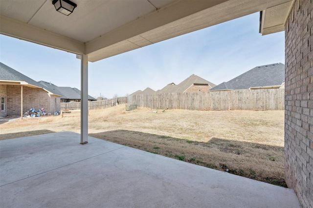 13500 Carlisle Crossing Drive, Yukon, OK 73099