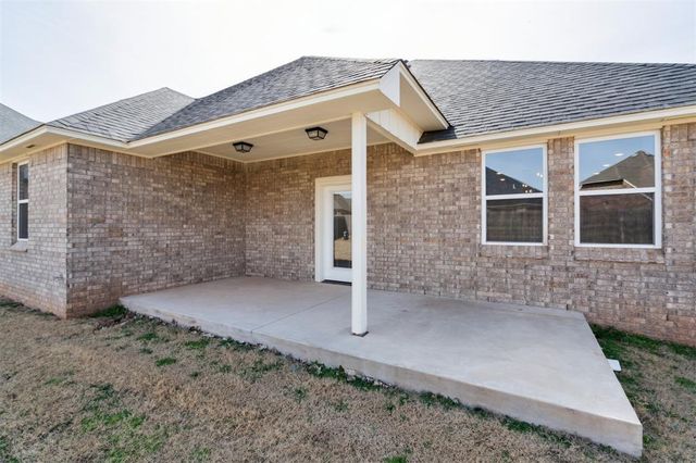 13500 Carlisle Crossing Drive, Yukon, OK 73099