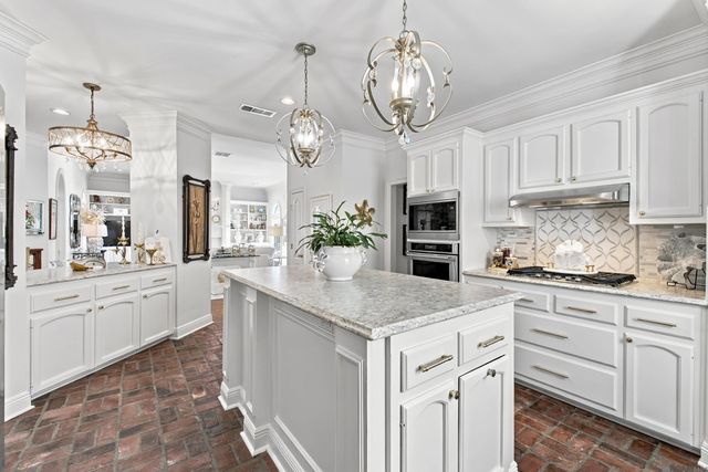 5952 Glen Cove Dr, Saint George, LA 70809