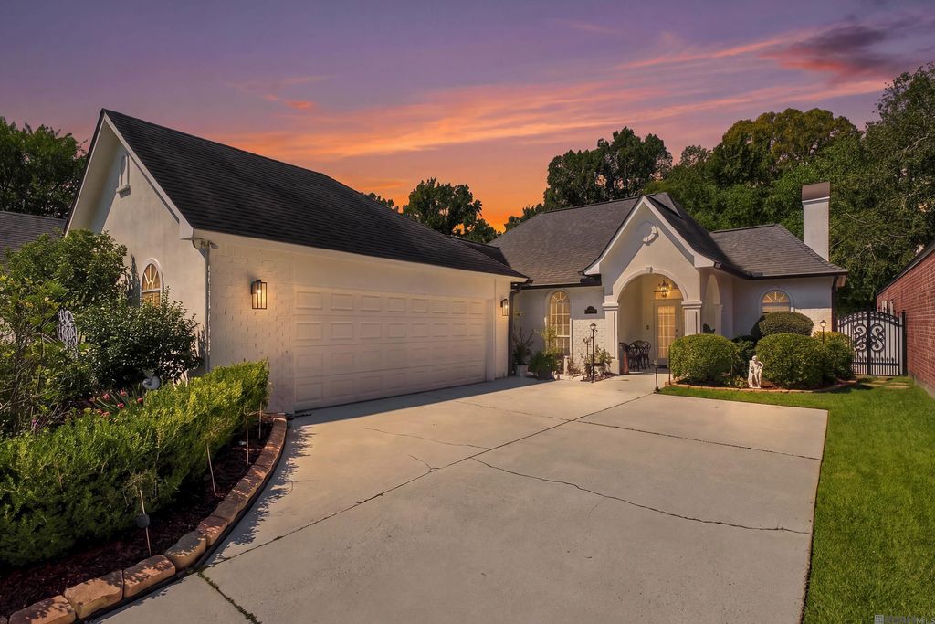5952 Glen Cove Dr, Saint George, LA 70809