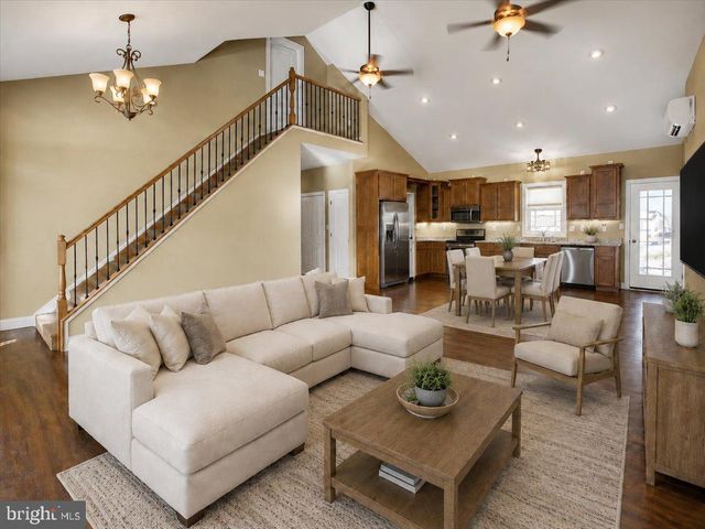 702 SOUTHWOOD DRIVE, Shippensburg, PA 17257