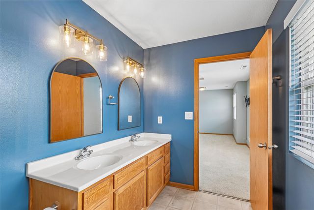 4704 NE Hayes Drive, Ankeny, IA 50021