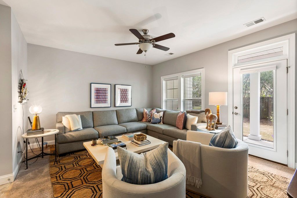 Image 12 of property listing at 1032 Bowman Woods Drive, Mount Pleasant, SC 29464