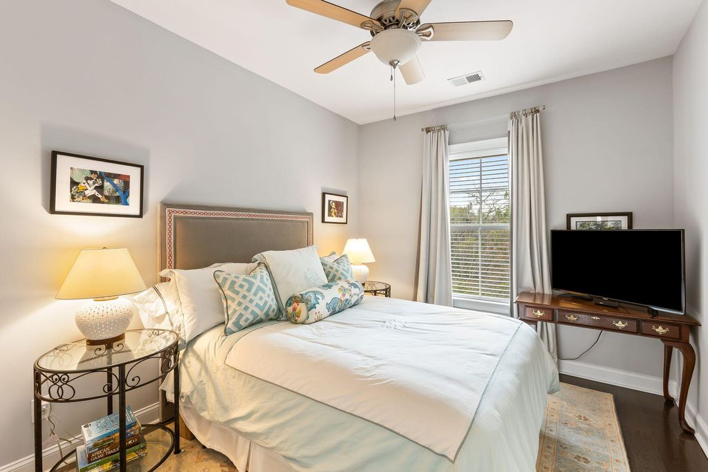 Image 17 of property listing at 1032 Bowman Woods Drive, Mount Pleasant, SC 29464