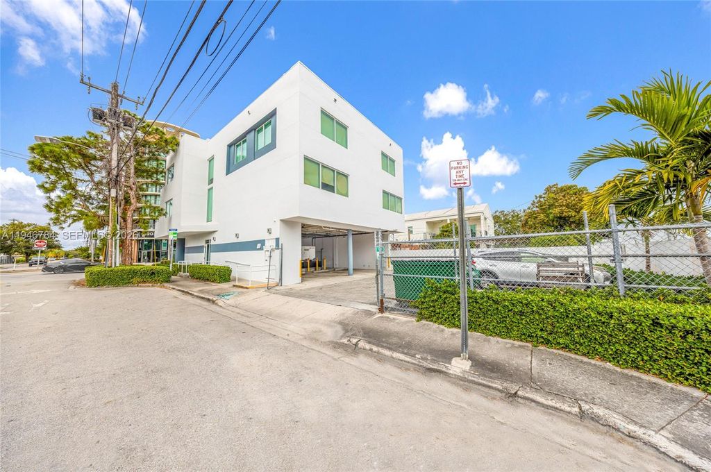 1693 SW 27th Avenue, Miami, FL 33145