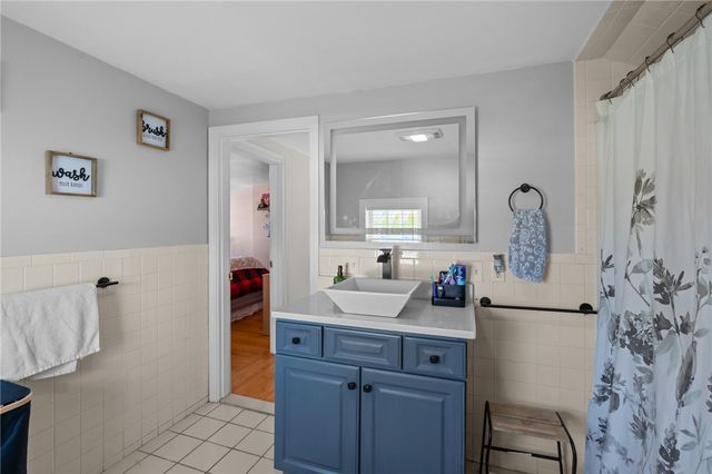 53 Baycliff Drive, Warwick, RI 02818