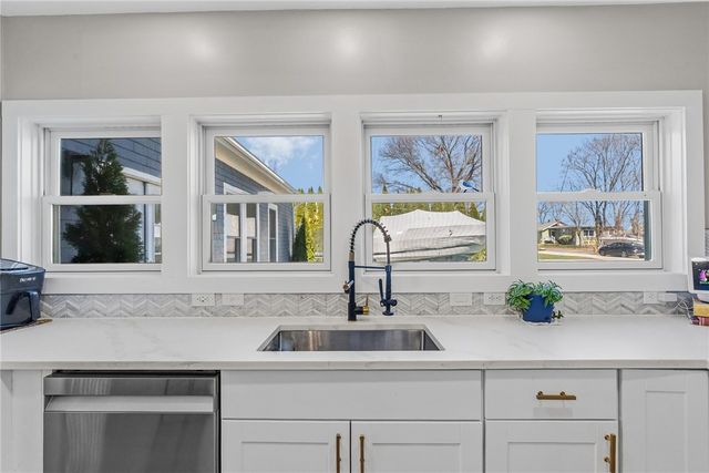 53 Baycliff Drive, Warwick, RI 02818