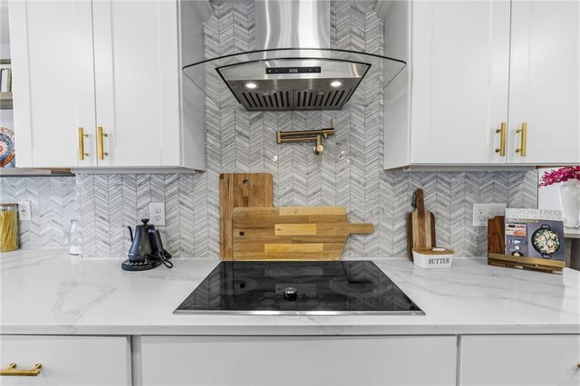 53 Baycliff Drive, Warwick, RI 02818