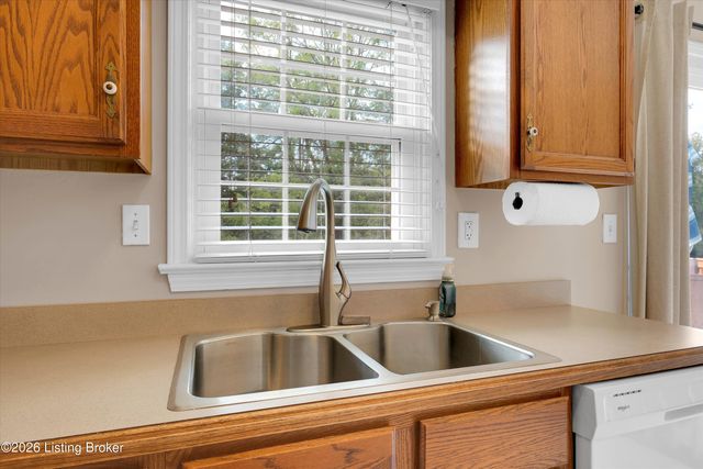 12120 Rosewood Ln, Goshen, KY 40026