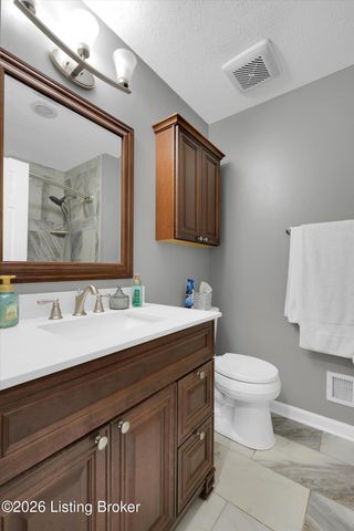 12120 Rosewood Ln, Goshen, KY 40026