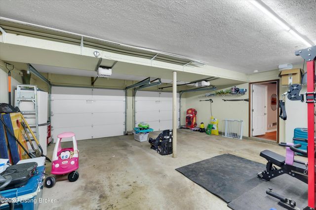 12120 Rosewood Ln, Goshen, KY 40026