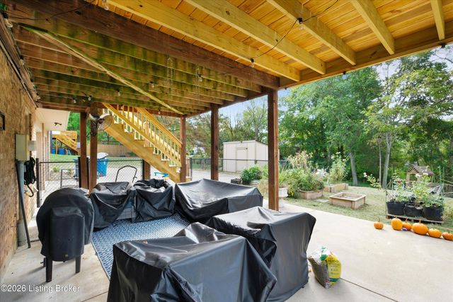 12120 Rosewood Ln, Goshen, KY 40026