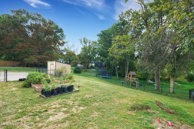 12120 Rosewood Ln, Goshen, KY 40026