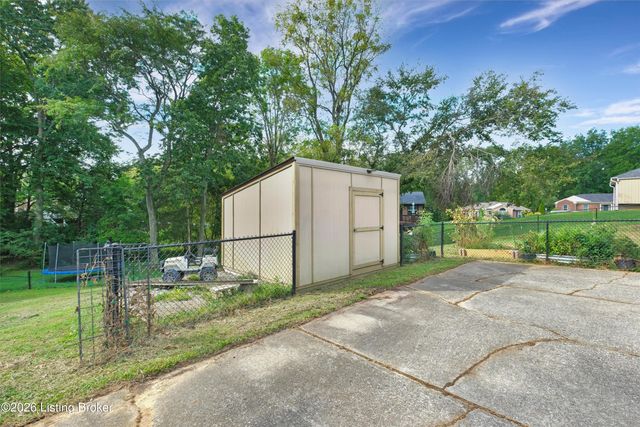 12120 Rosewood Ln, Goshen, KY 40026