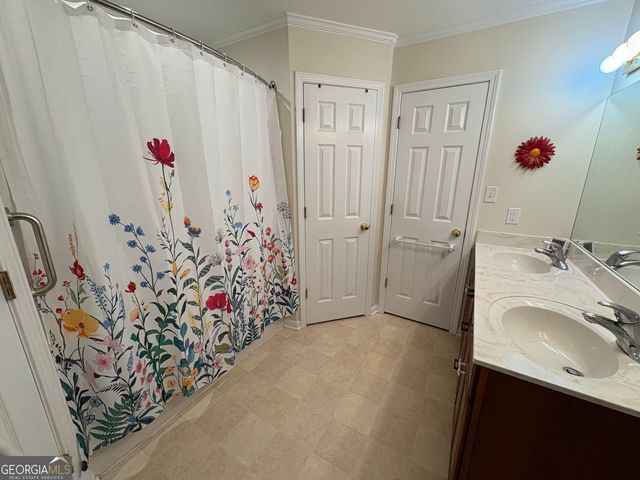 34 Golden Oaks Drive, Hartwell, GA 30643