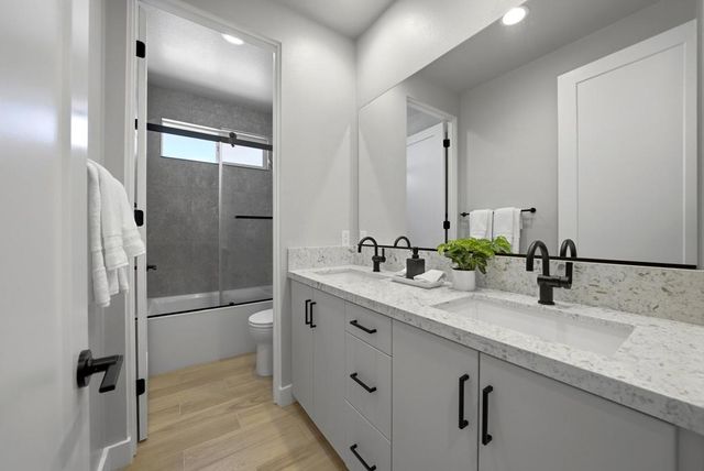 41868 Volare Court, Bermuda Dunes, CA 92203