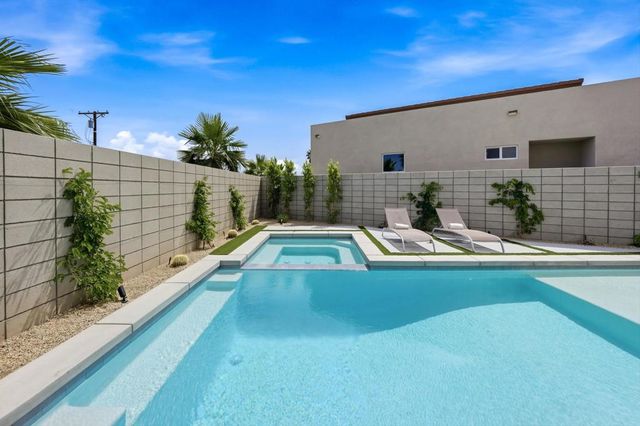 41868 Volare Court, Bermuda Dunes, CA 92203