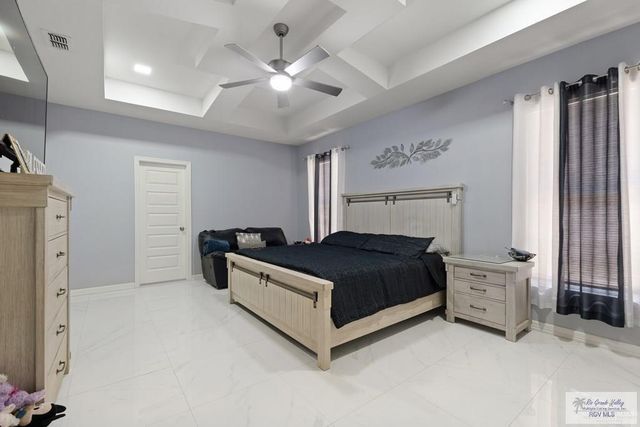 9129 Lake Charles Drive, Los Fresnos, TX 78566