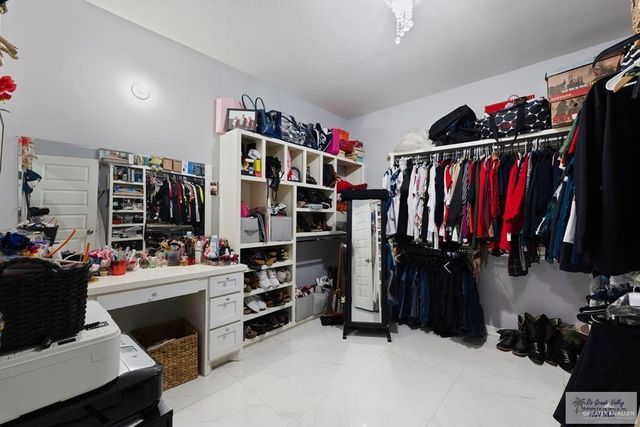 9129 Lake Charles Drive, Los Fresnos, TX 78566