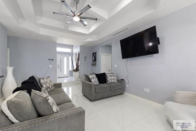 9129 Lake Charles Drive, Los Fresnos, TX 78566