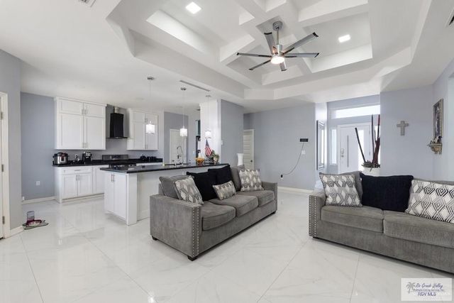 9129 Lake Charles Drive, Los Fresnos, TX 78566