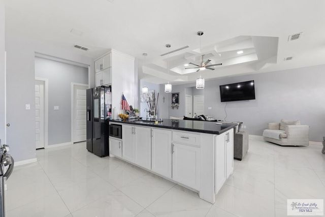 9129 Lake Charles Drive, Los Fresnos, TX 78566