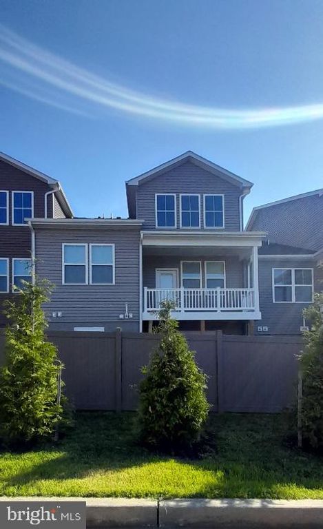Image 2 of property listing at 4241 GERMANTOWN WAY #27, Perry Hall, MD 21128