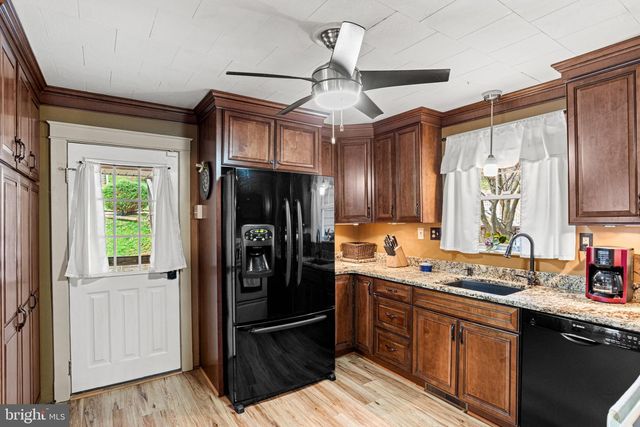 1 TERRACE HTS, Glen Rock, PA 17327