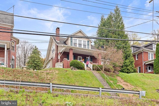 1 TERRACE HTS, Glen Rock, PA 17327