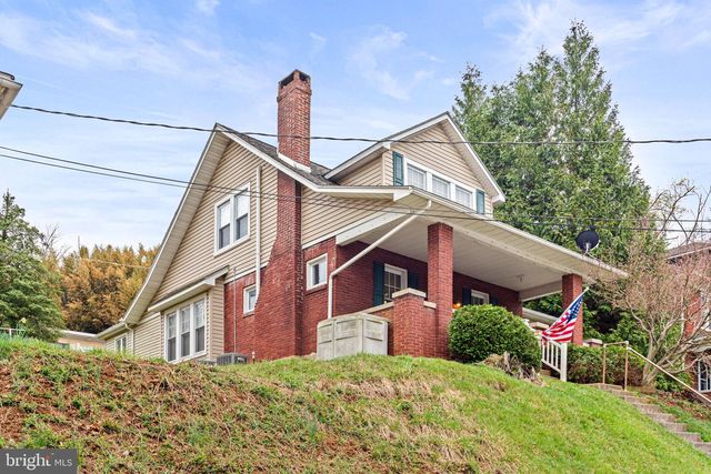 1 TERRACE HTS, Glen Rock, PA 17327