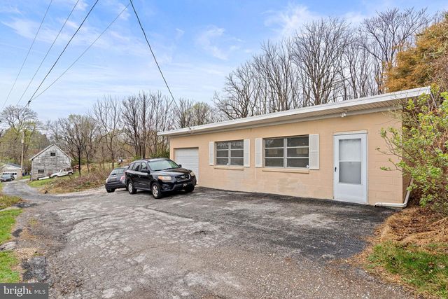 1 TERRACE HTS, Glen Rock, PA 17327
