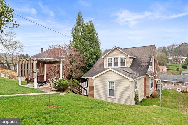 1 TERRACE HTS, Glen Rock, PA 17327