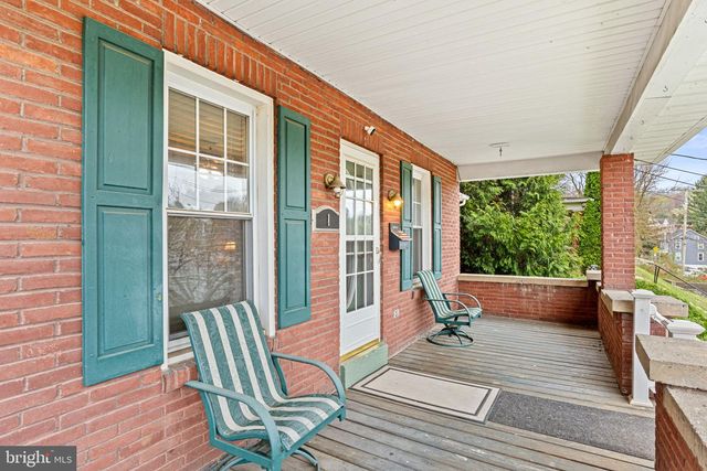 1 TERRACE HTS, Glen Rock, PA 17327