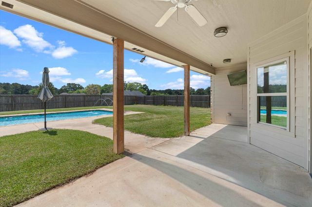 4542 Airport Dr, Kilgore, TX 75662